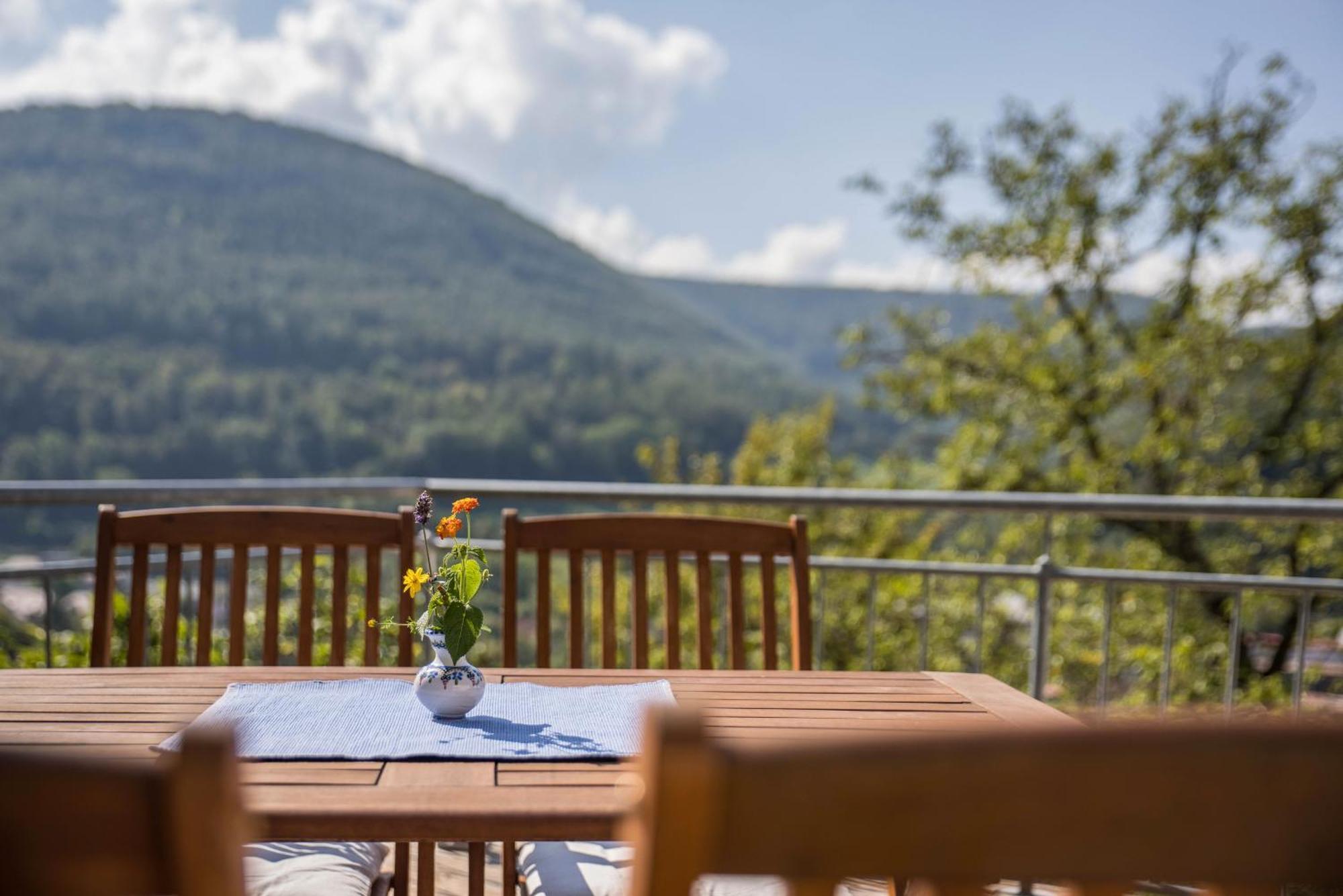 Ferienwohnung Am Samuelstein Bad Urach Exteriör bild