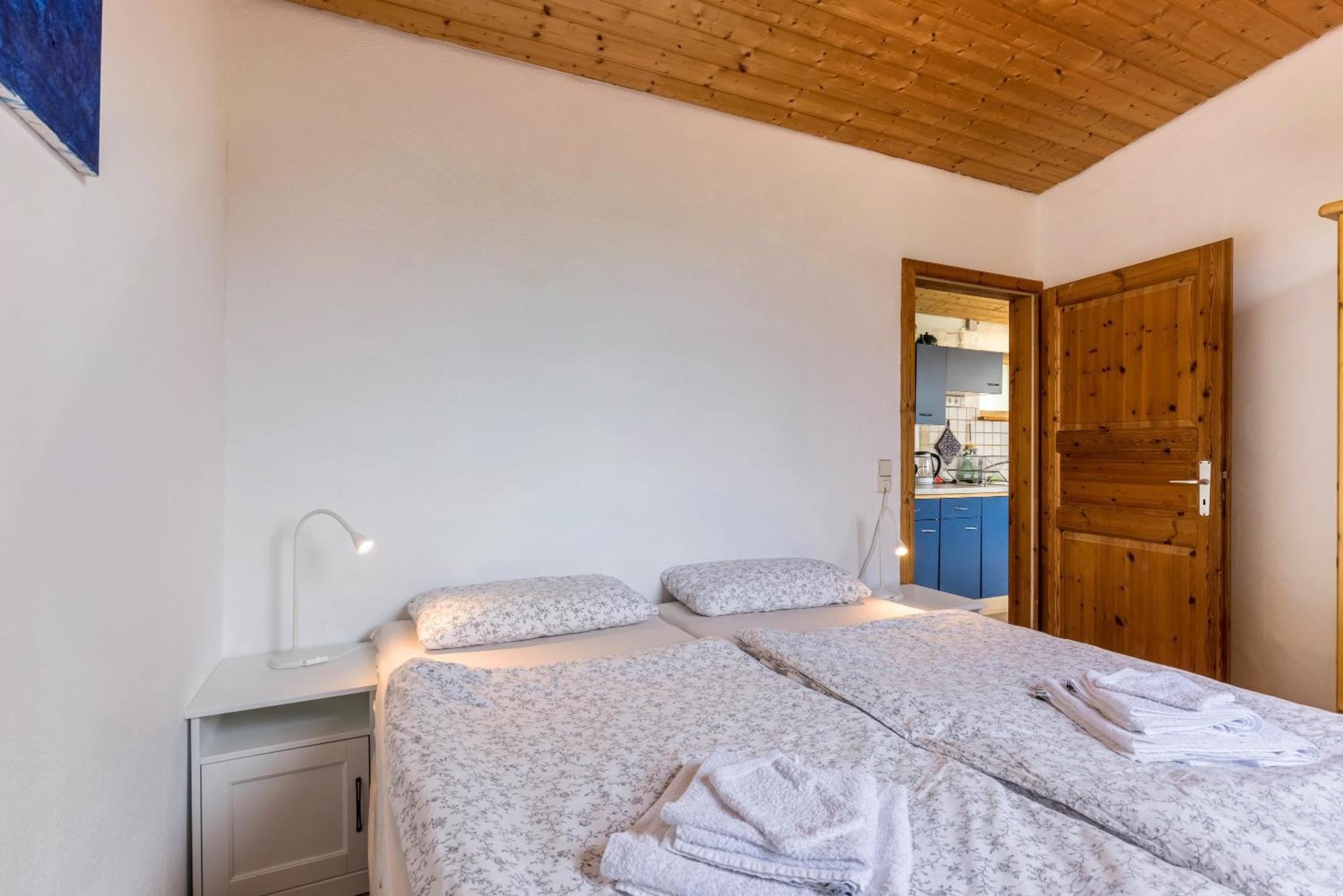 Ferienwohnung Am Samuelstein Bad Urach Exteriör bild