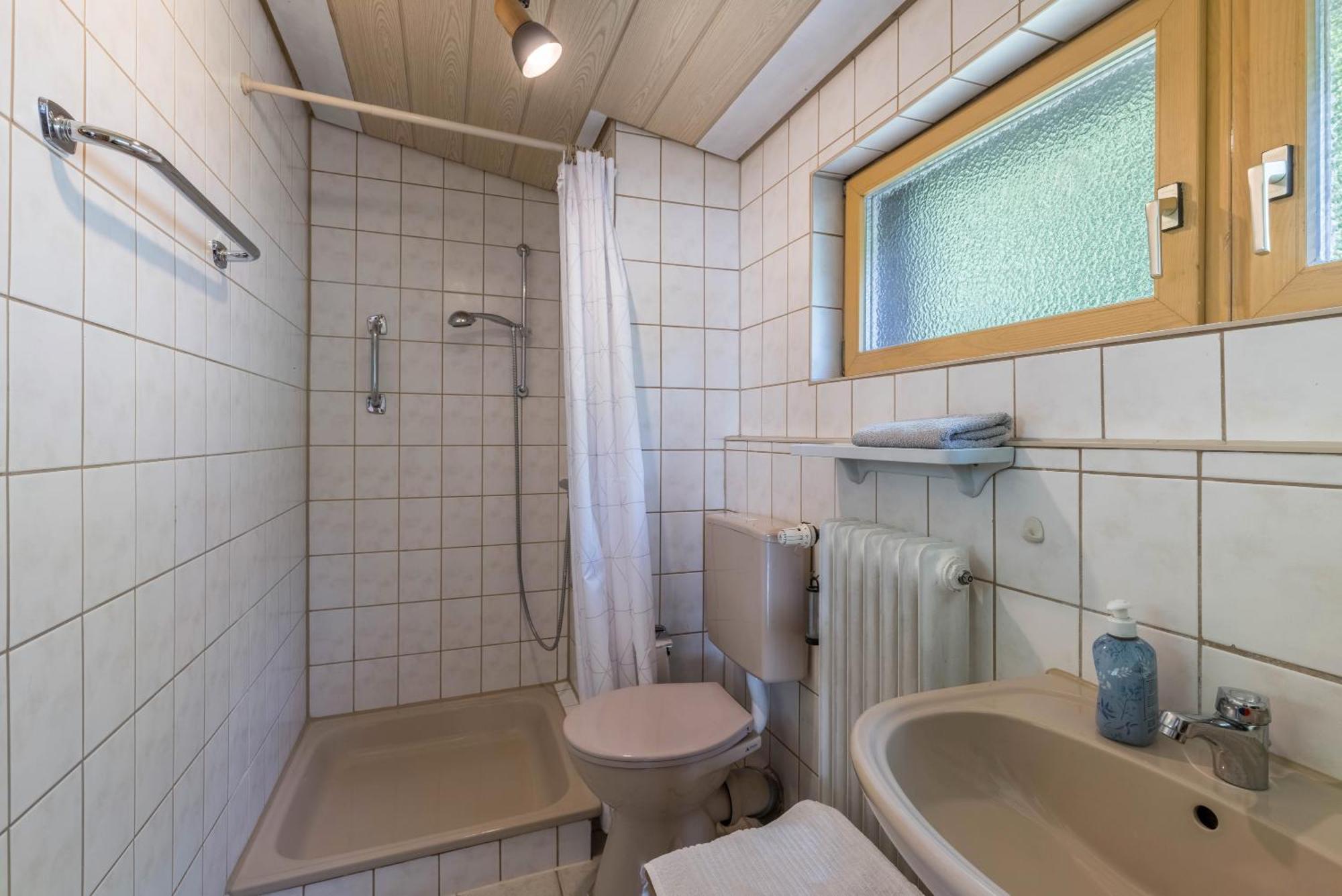 Ferienwohnung Am Samuelstein Bad Urach Exteriör bild