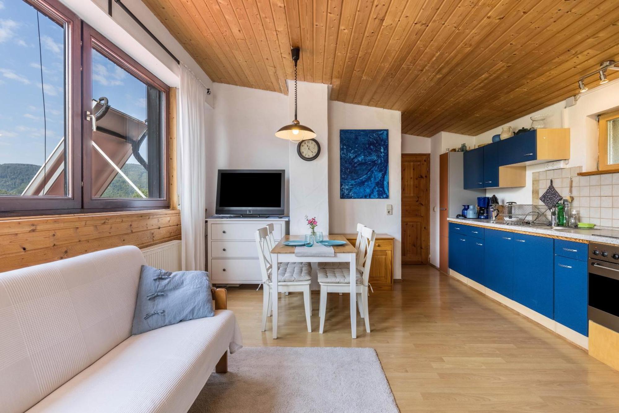 Ferienwohnung Am Samuelstein Bad Urach Exteriör bild