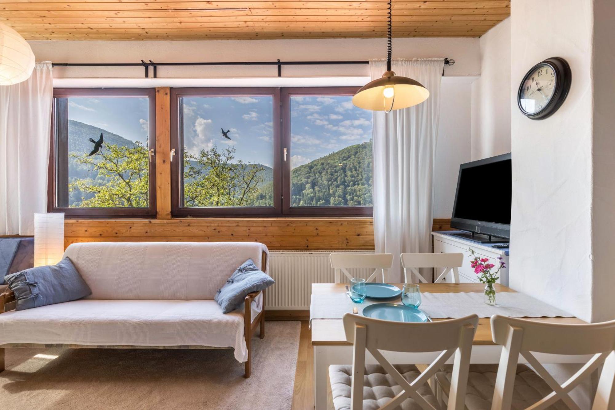 Ferienwohnung Am Samuelstein Bad Urach Exteriör bild