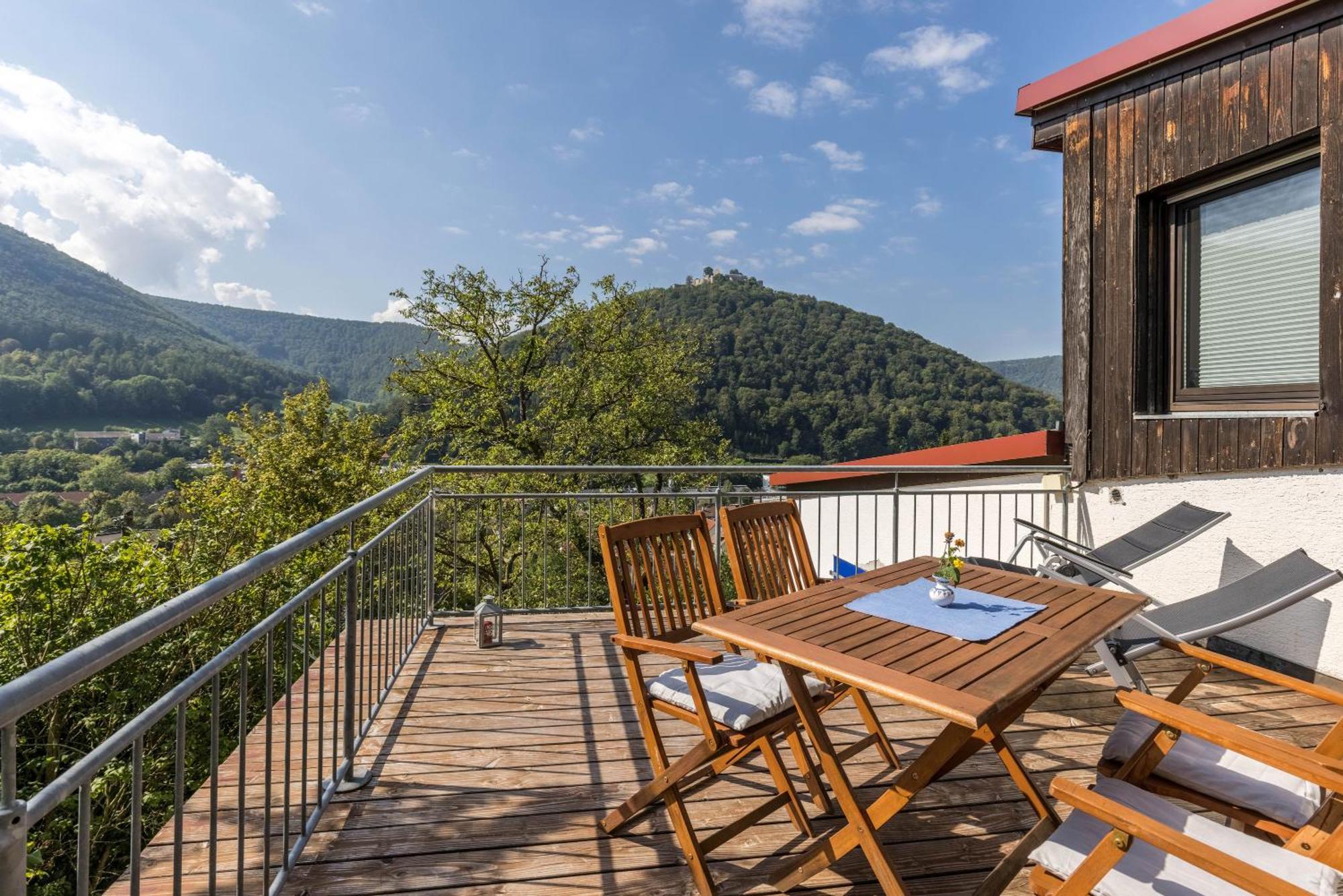 Ferienwohnung Am Samuelstein Bad Urach Exteriör bild